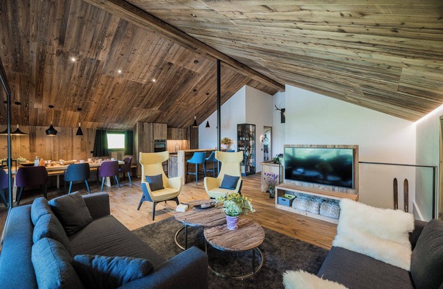 Moderno apartamento vacacional Chalet Ortles con vistas a la montaña y Wi-Fi
