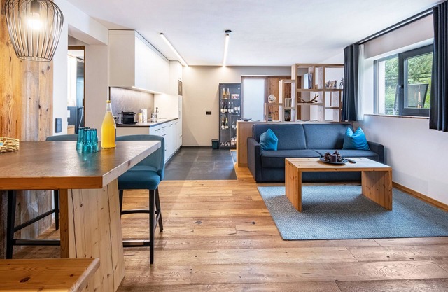 Moderno apartamento vacacional Chalet Ortles con vistas a la montaña y Wi-Fi