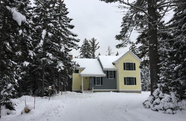 MO Private home in beautiful wooded setting - close to Bretton Woods AC