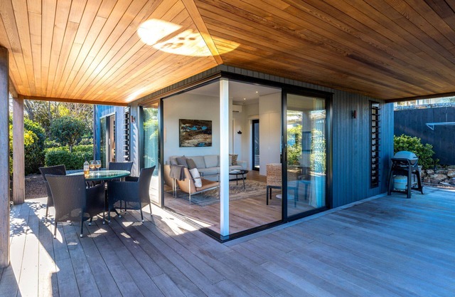 Moa 30 Runga - Stay Waiheke