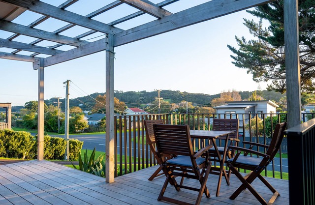 Moa Cottage in Oneroa Village