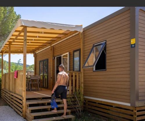 Mobil-home climatisé avec piscine