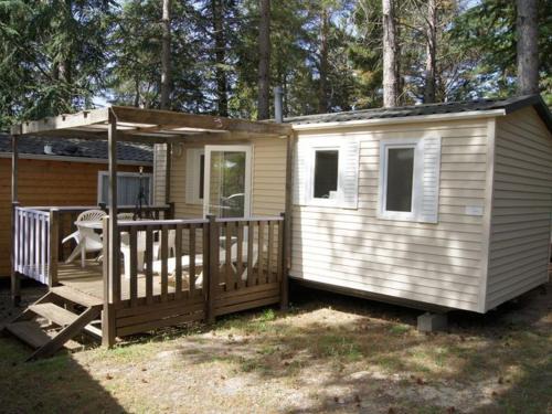 Mobil-home confortable avec terrasse - 4 personnes - API-1-52-622