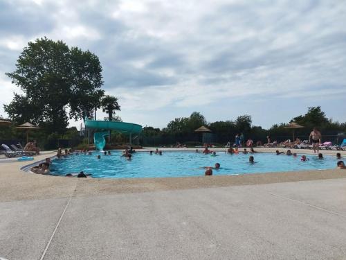 Mobil-home "Expression" bord de mer pour 4 personnes