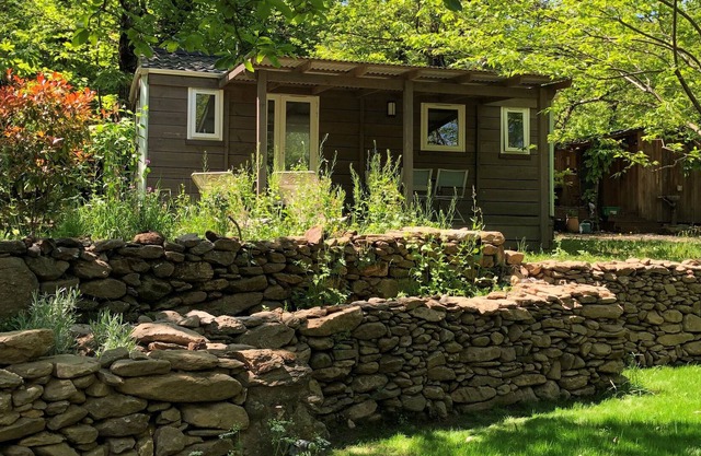 Mobile Home 'Camping La Châtaigneraie' with Private Terrace, Private Garden and Wi-Fi