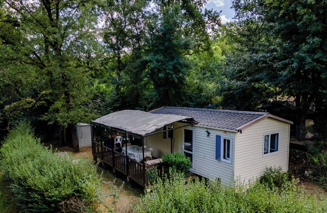 Mobil Home 'Du Soleil' con piscina compartida, terraza privada y Wi-Fi