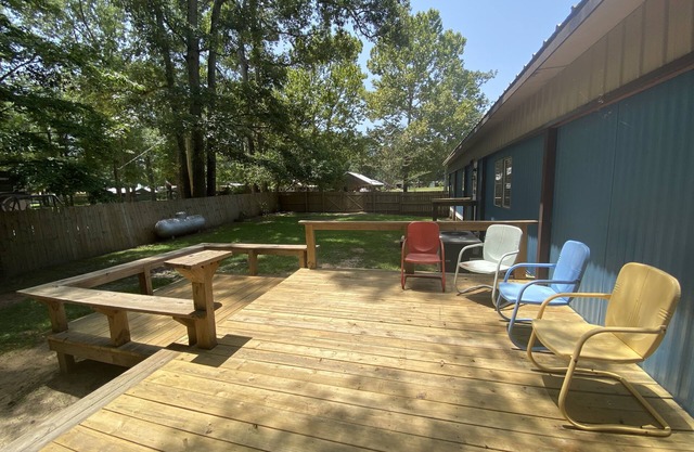 Mobile Home- newly renovated, 150 yds away from Toledo Bend Lake with Boat ramp
