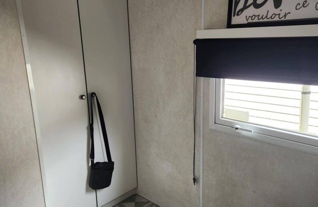 MOBILE-HOME RENTAL