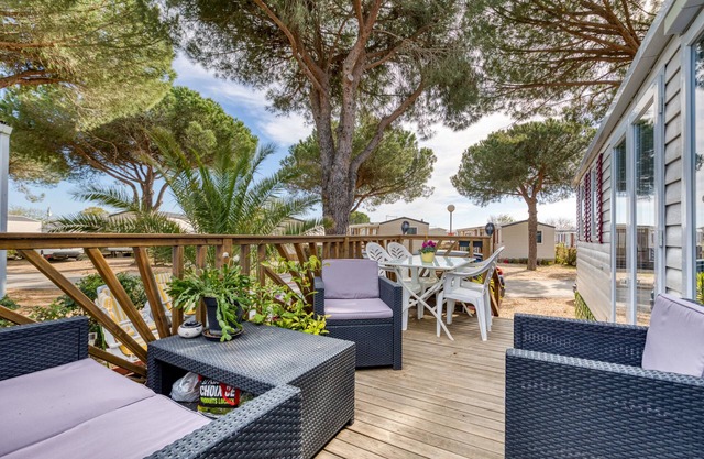 Casa móvil "Tout Confort" con piscina compartida y terraza privada