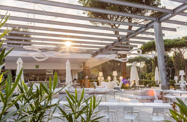 Casa vacacional con piscina y restaurante