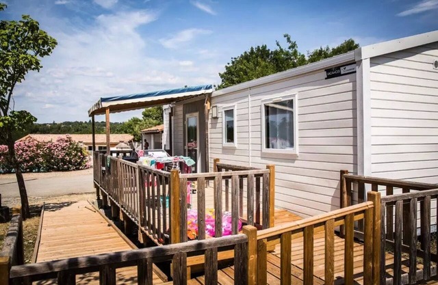 Camping la Chapoulière **** - Casa móvil 3 habitaciones 4 personas PMR