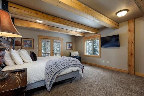 Moccasin Lodge