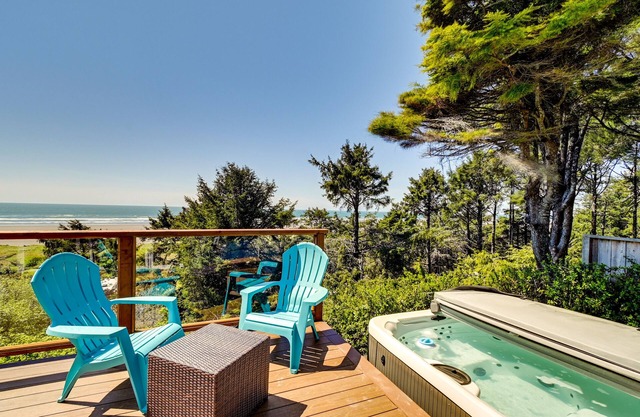 Moclips Home w/ Hot Tub & Stunning Beach Views!