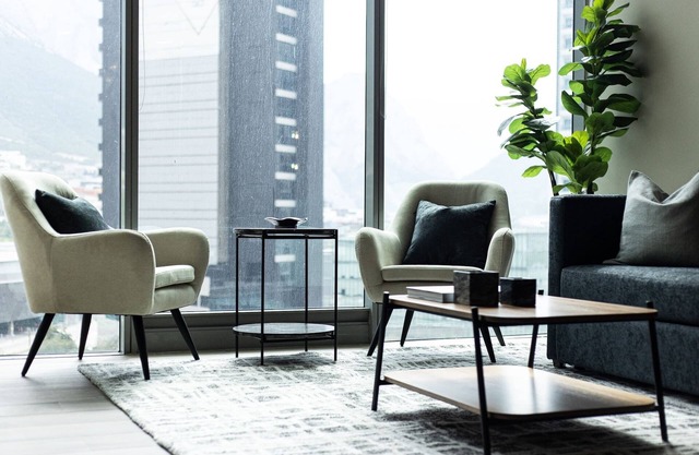 Luxurious condo near US Consulate (3 min).