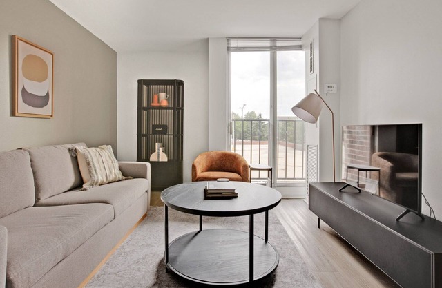 Mod Medical District 1BR w/ W/D, Roof & Gym, nr Hospitals, by Blueground