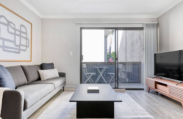 Mod Woodland Hills 1BR w/ Pool & Gym, near Warner Center, by Blueground