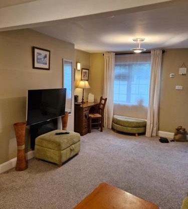 Model Cottages