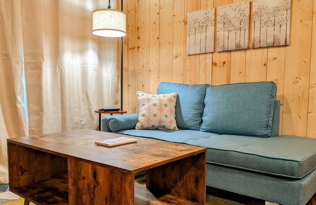 Modern 1-Bdrm Apartment - Room #7