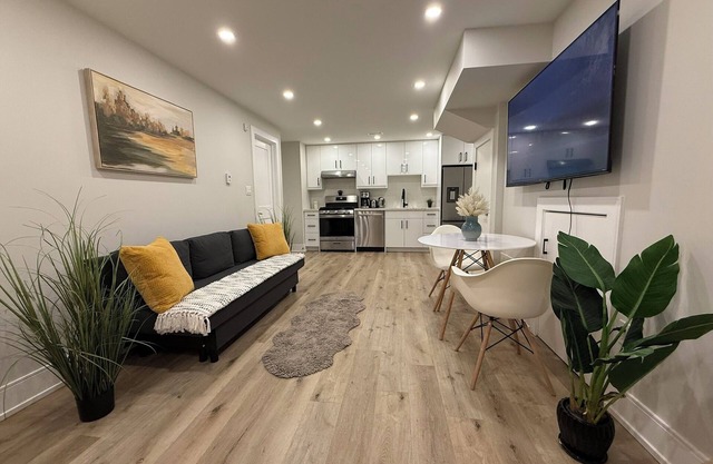 Modern 1-Bedroom Apartment Downtown Toronto