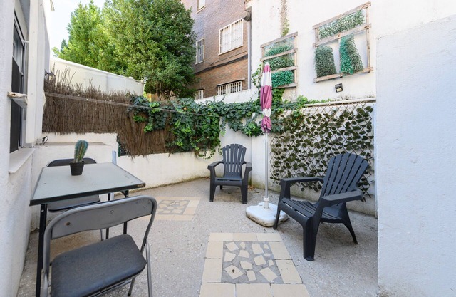 Moderno piso de 1 dormitorio con terraza para relajarte en Madrid
