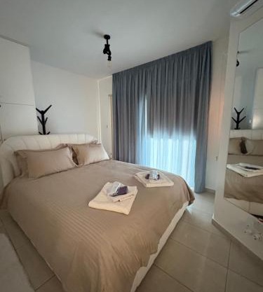 Modern 1-Bedroom Ground floor Apartment in Strovolos