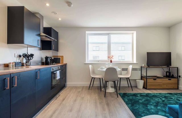 Modern and Bright 1 Bedroom Apartment in Bradford