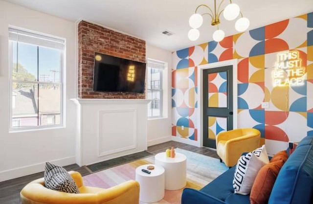 Modern 1BR Brick+ Kingbed+Free Parking+Close to DT
