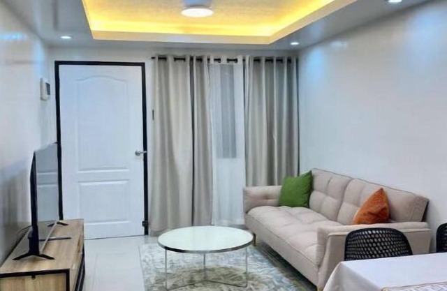 Modern 1BR King Bed near SM Mall