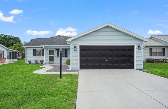 Modern 2/2 Ranch in El Cortez with Luxury and Prime Location!