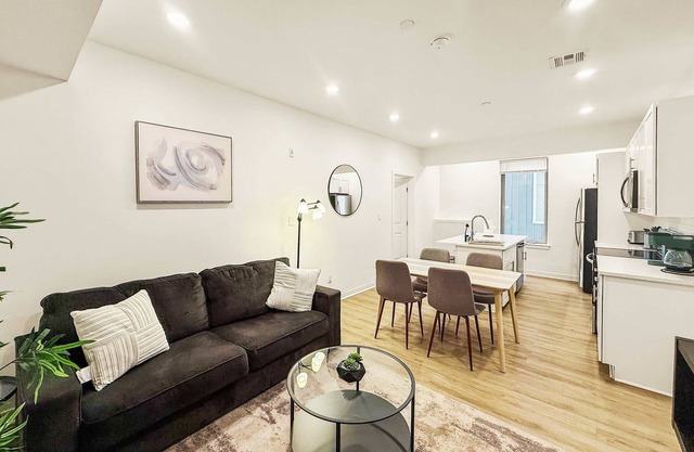 Modern 2 BD | Sleeps 6 | Northern Liberties