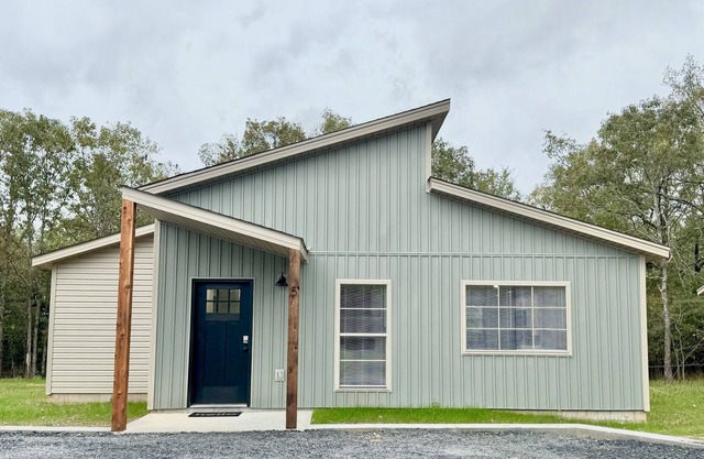 Modern 2 Bed/1 Bath Bungalow ~ Jacksonville, AR