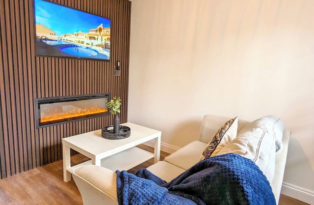 Modern 2 bed 1 bath terraced house in Halstead