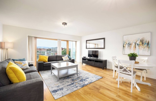 Modern 2 Bed - 8min to Grand Canal Dock Station