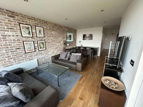 Modern 2-bed Apartment 5 mins from London Bridge