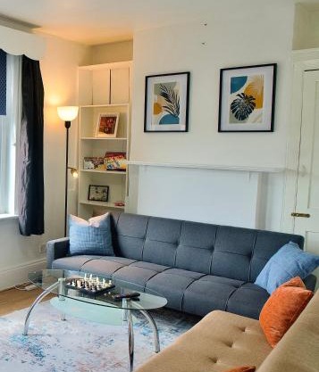 Modern 2 Bed Apartment, 8min to Stratford Station, Sleeps 6