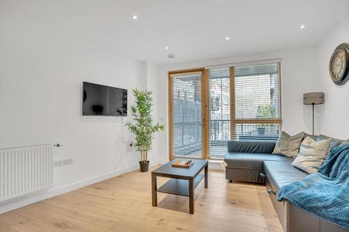 Modern 2-Bed Apartment in Greenwich - Prime Location Near Cutty Sark & Excellent Transport Links