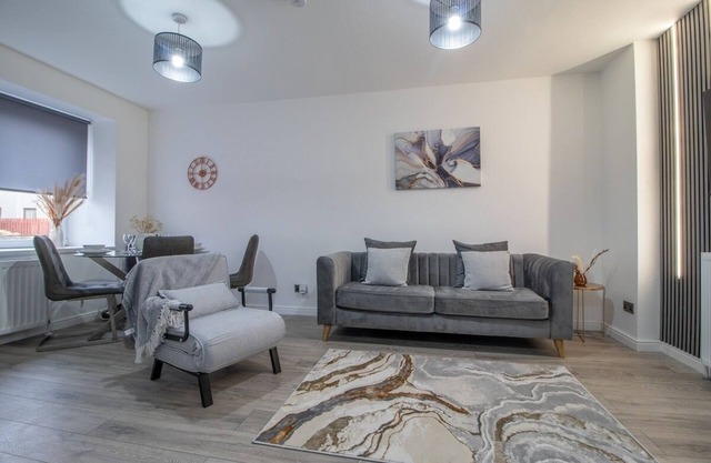 Modern 2 Bed Cottage in Larkhall