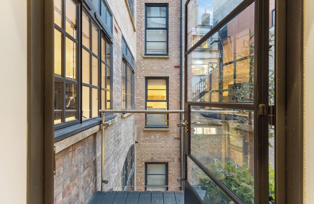 Modern 2 Bed Flat in Smithfield / 5 Ppl