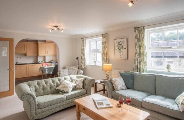 Modern 2-Bed Flat in Tavistock Centre