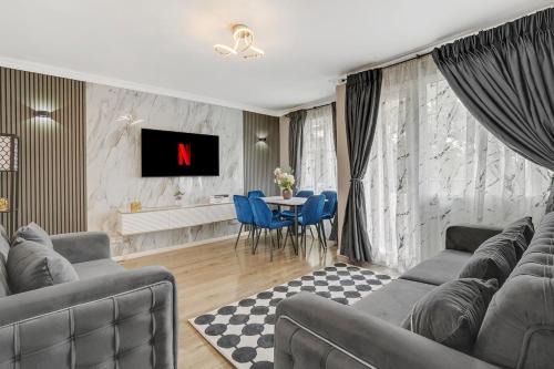 Modern 2 Bed Flat with Balcony in Central London