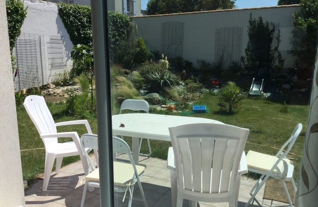 MODERN 2-BEDROOM HOUSE CLOSE TO THE OCEAN