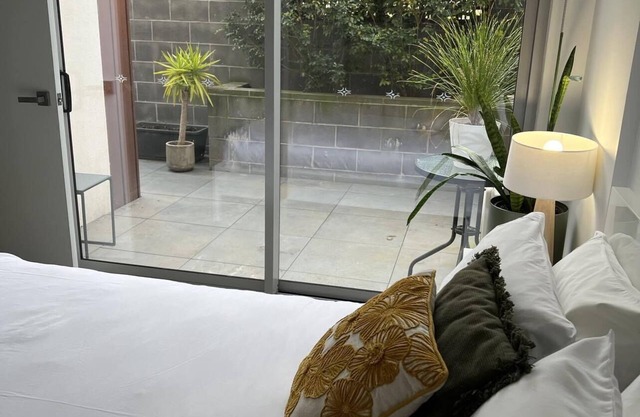 Modern 2 Bedroom + 2 Bathroom apartment Heidelberg CBD