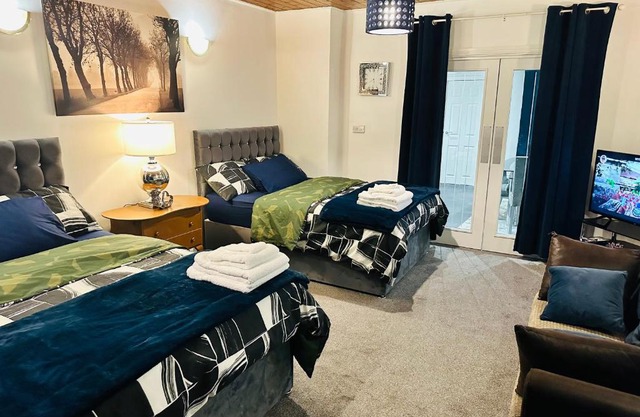 Modern 2 Bedroom Apt Derby City