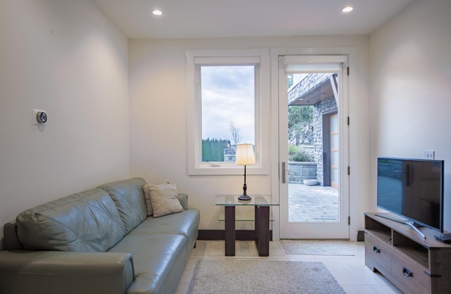 Moderna suite de 2 habitaciones en el pueblo de Dundrave