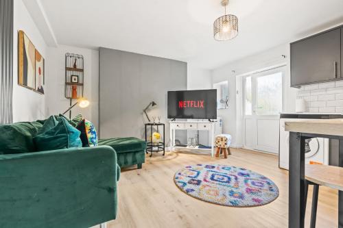 Modern 2-Bedroom Flat in Newport near City Centre