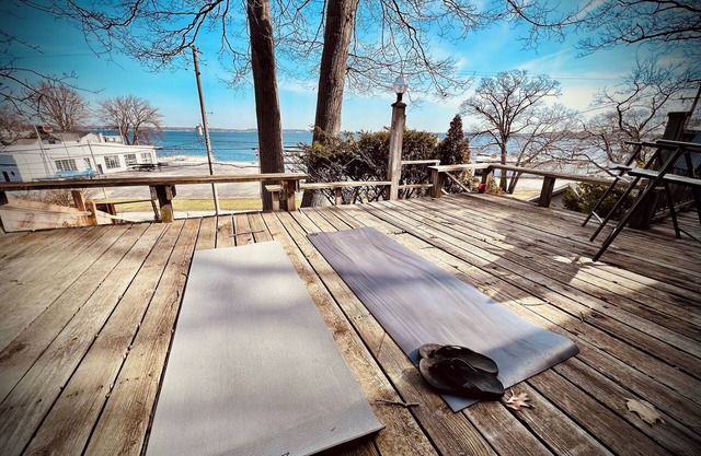 Modern 2-bedroom house in quaint Muskegon Overlooking Muskegon Lake & Yacht Club