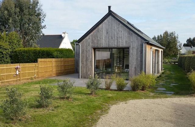 Modern 2 bedroom house with Jacuzzi and garden