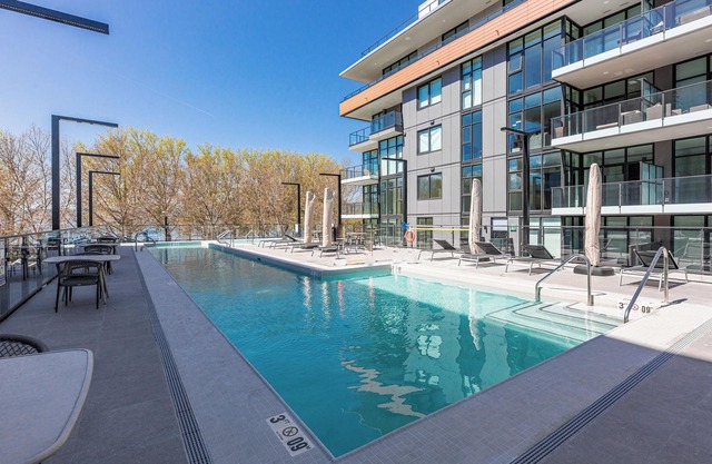 Modern 2-Bedroom | The Caban w/ Pool, Gym & Beach Access