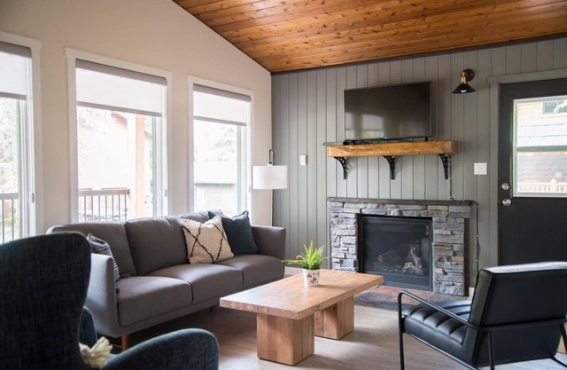 Modern 2 Bedroom Vacation Home