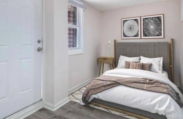 Modern ☆ 2 BR English Basement ☆ Free Parking